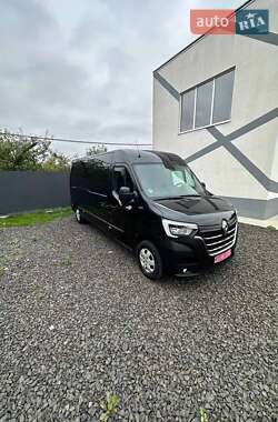 Грузовой фургон Renault Master 2023 в 