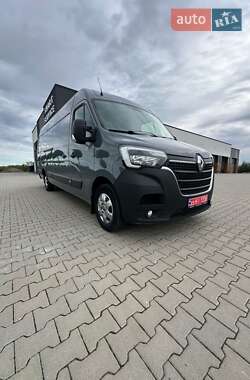 Грузовой фургон Renault Master 2023 в 