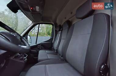 Грузовой фургон Renault Master 2023 в 