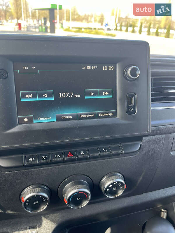 Вантажний фургон Renault Master 2020 в Києві