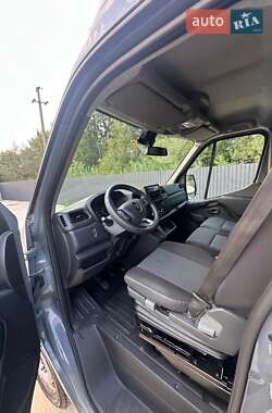 Грузовой фургон Renault Master 2022 в 
