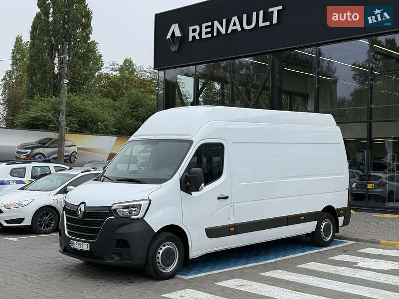 Грузовой фургон Renault Master 2023 в 