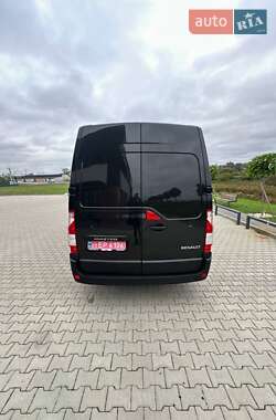 Грузопассажирский фургон Renault Master 2023 в 