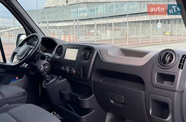 Грузовой фургон Renault Master 2017 в 