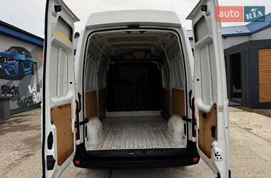 Грузовой фургон Renault Master 2017 в 