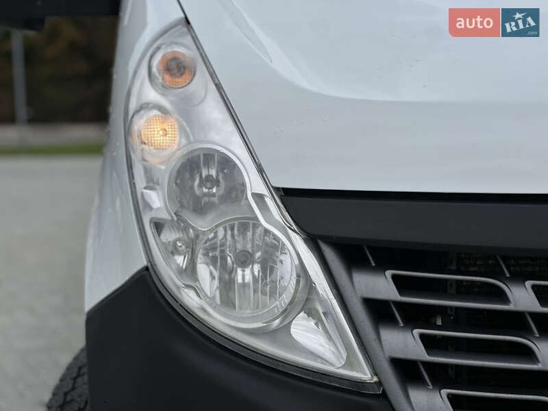 Эвакуатор Renault Master 2015 в Львове