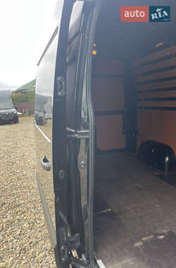 Грузовой фургон Renault Master 2019 в 