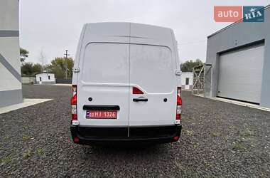 Грузовой фургон Renault Master 2022 в 