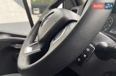 Грузовой фургон Renault Master 2022 в 