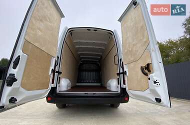 Грузовой фургон Renault Master 2022 в 