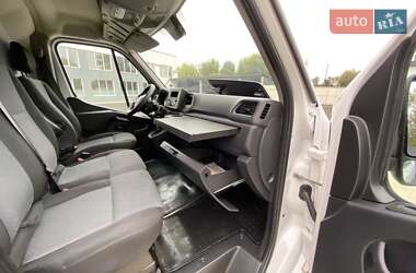 Грузовой фургон Renault Master 2022 в 