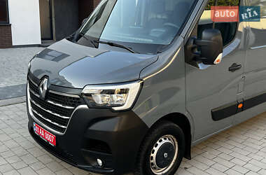 Грузовой фургон Renault Master 2022 в 