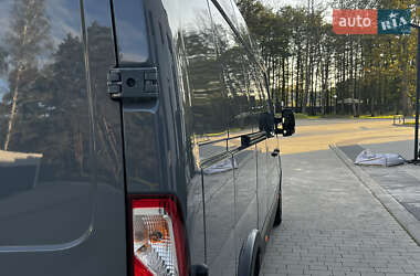 Грузовой фургон Renault Master 2022 в 