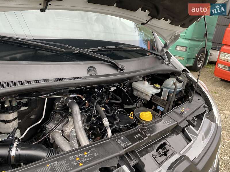 Грузовой фургон Renault Master 2019 в Хусте