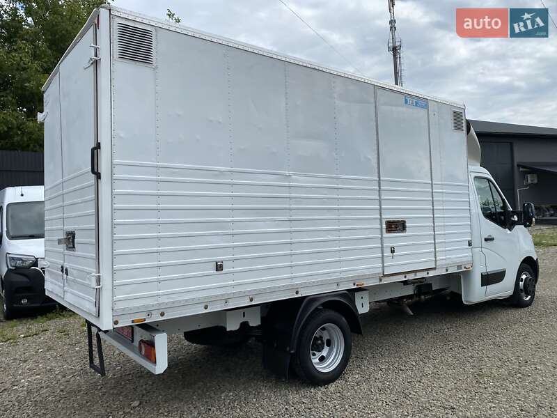 Грузовой фургон Renault Master 2018 в Хусте