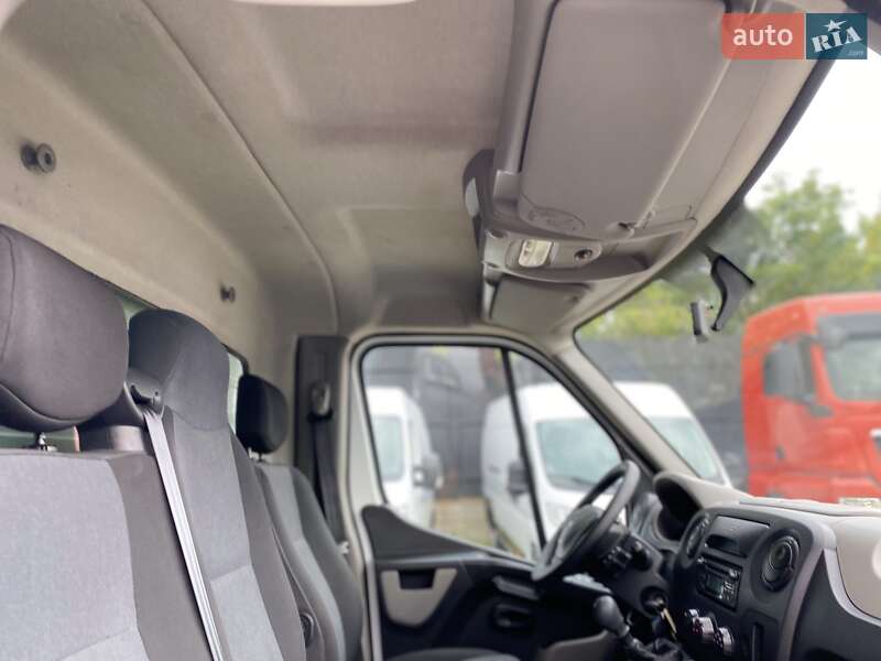 Грузовой фургон Renault Master 2018 в Хусте