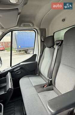 Грузовой фургон Renault Master 2022 в 
