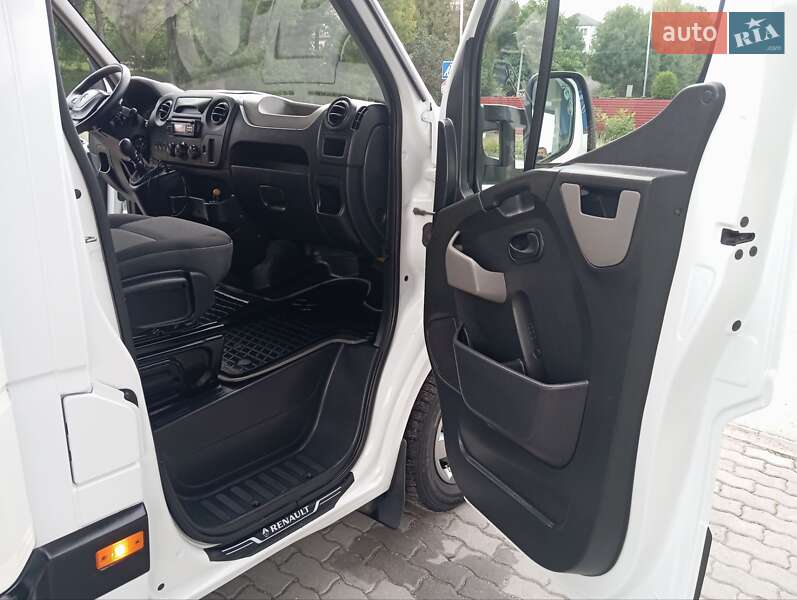 Тентованый Renault Master 2016 в Почаеве
