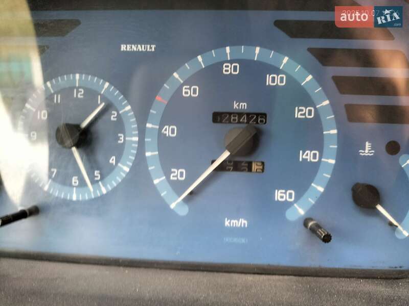 Грузовой фургон Renault Master 1998 в Куликовке