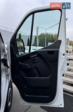 Грузовой фургон Renault Master 2019 в 