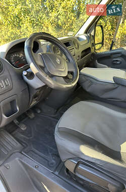 Грузовой фургон Renault Master 2012 в 