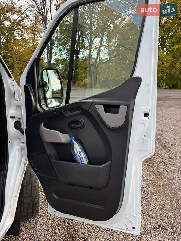 Грузовой фургон Renault Master 2017 в Первомайске