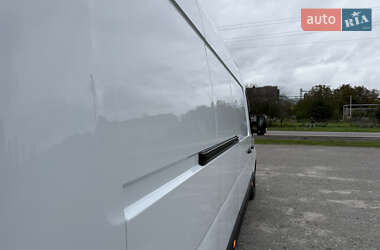 Грузовой фургон Renault Master 2022 в 
