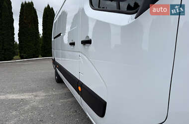 Грузовой фургон Renault Master 2022 в 
