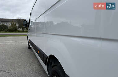 Грузовой фургон Renault Master 2022 в 
