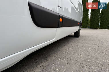 Грузовой фургон Renault Master 2022 в 