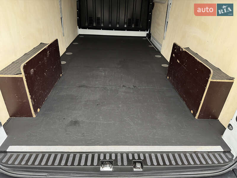 Грузовой фургон Renault Master 2022 в Дубно