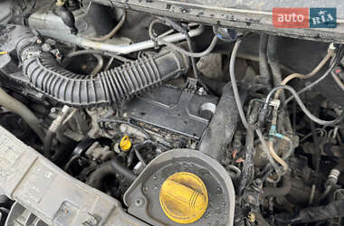 Грузовой фургон Renault Master 2012 в 