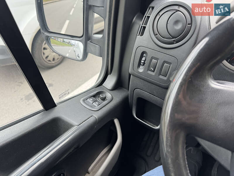 Вантажний фургон Renault Master 2012 в Києві