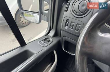 Грузовой фургон Renault Master 2012 в 
