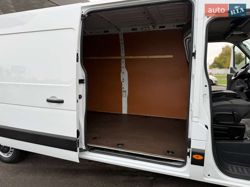 Грузовой фургон Renault Master 2021 в Дубно