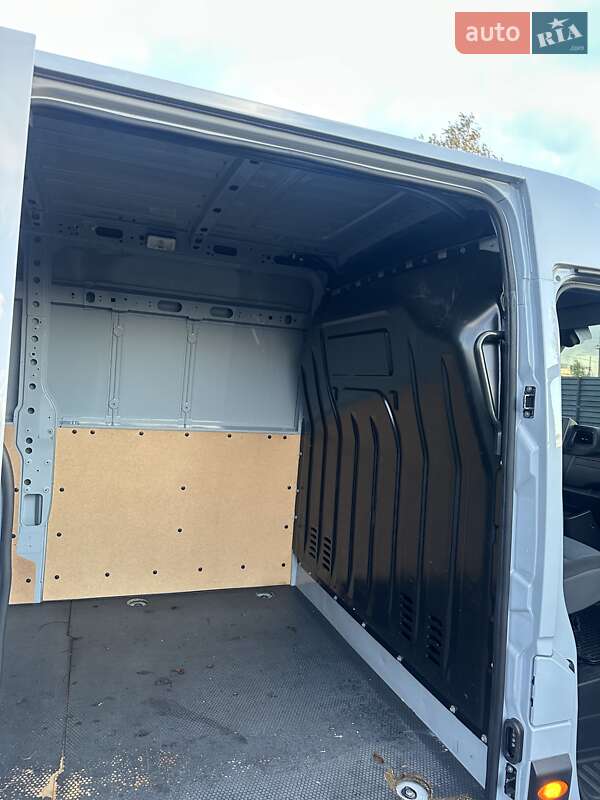 Вантажний фургон Renault Master 2020 в Ковелі