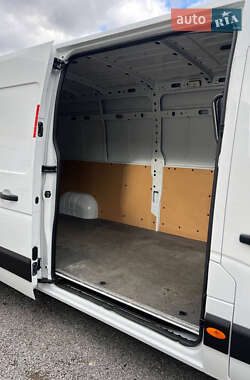 Грузовой фургон Renault Master 2021 в 