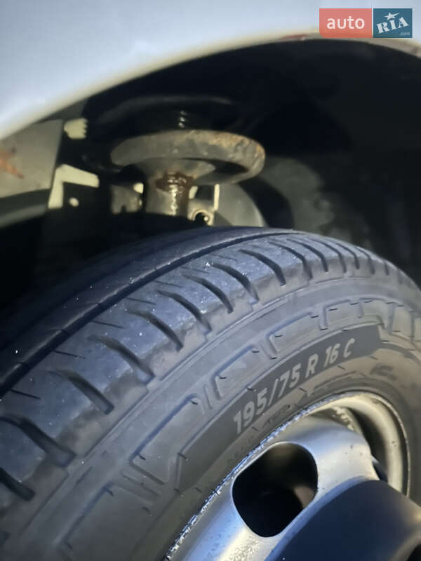 Вантажопасажирський фургон Renault Master 2015 в Ковелі