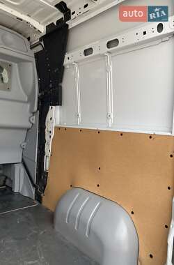 Микроавтобус грузовой (до 3,5т) Renault Master 2017 в 
