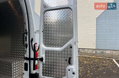 Вантажний фургон Renault Master 2021 в 