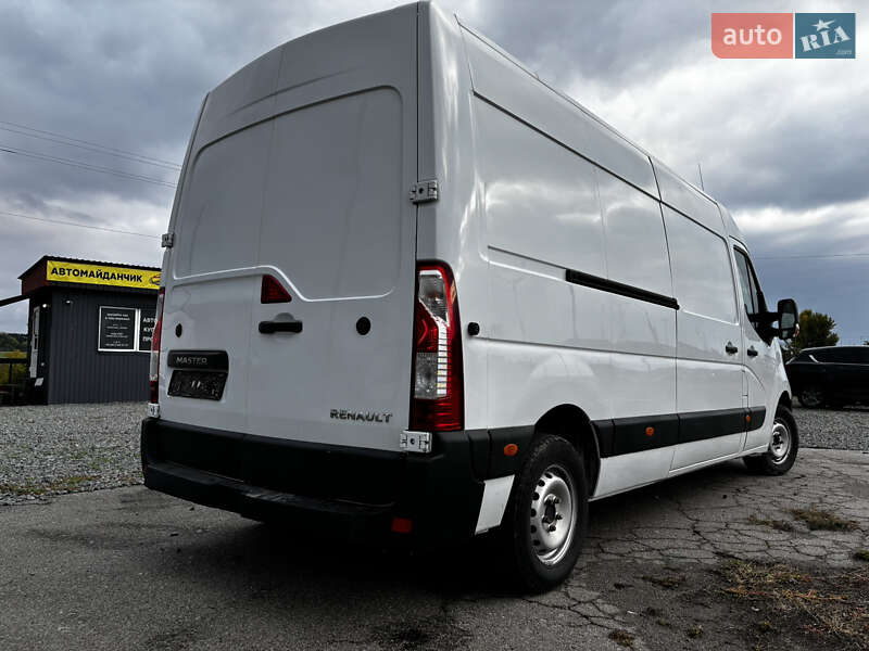 Грузовой фургон Renault Master 2016 в Умани