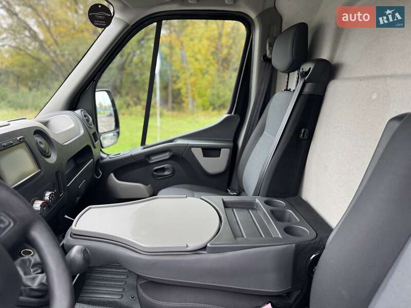 Грузовой фургон Renault Master 2017 в Дубно
