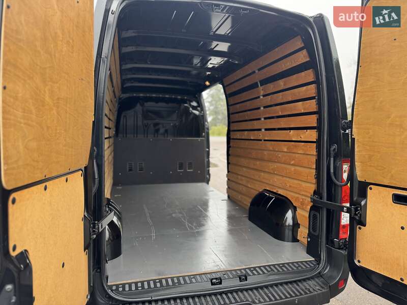 Грузовой фургон Renault Master 2017 в Дубно