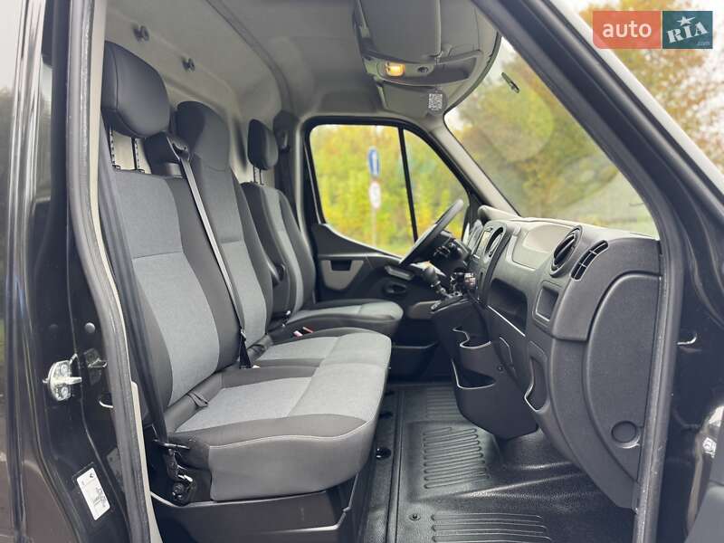Грузовой фургон Renault Master 2017 в Дубно