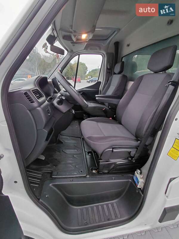 Тентованый Renault Master 2021 в Киеве