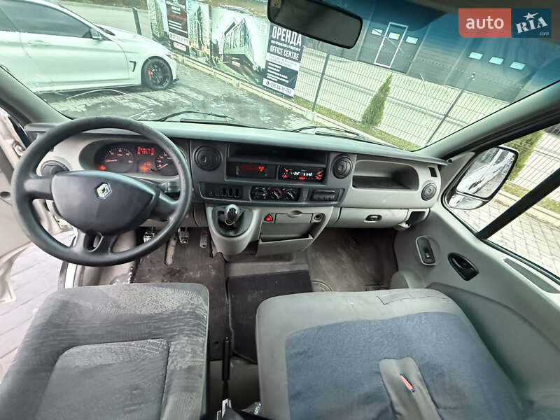 Вантажний фургон Renault Master 2004 в Івано-Франківську