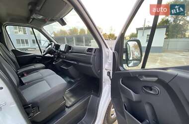Грузовой фургон Renault Master 2022 в 
