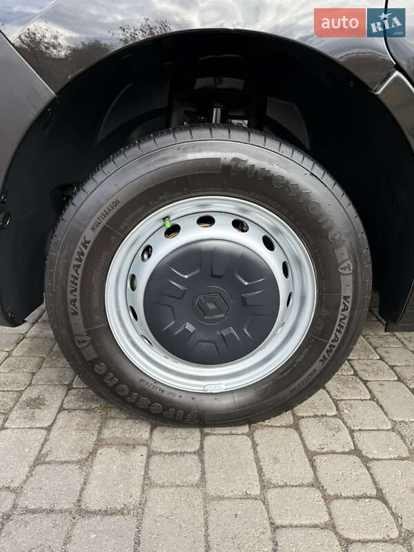 Грузовой фургон Renault Master 2022 в Киеве