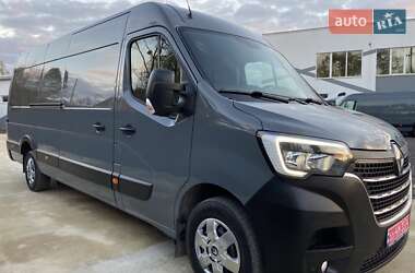 Грузовой фургон Renault Master 2023 в 