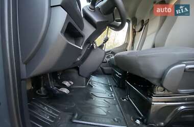 Грузовой фургон Renault Master 2023 в 
